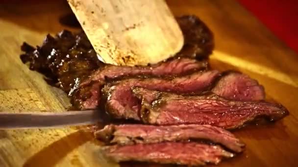 Chef cutting steak — Stock Video
