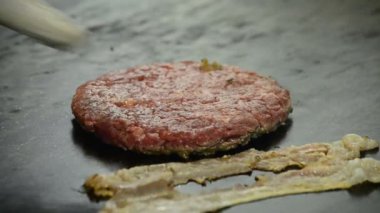 Hamburger için Şef kızartma et 