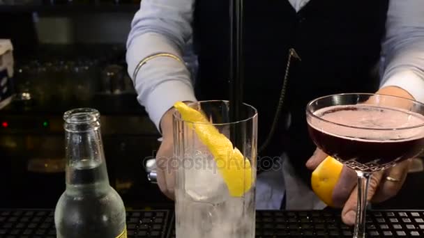 Close Male Hands Cutting Lemon Making Fresh Cocktail — Stock Video