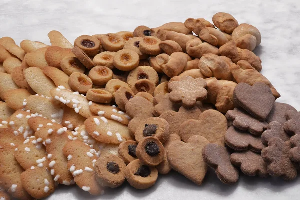 Cookies Variados Fundo Claro — Fotografia de Stock