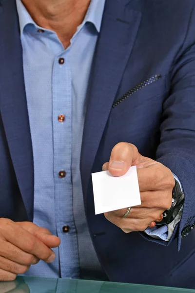 Businessman Holding Piece Paper Notes Close — Stockfoto