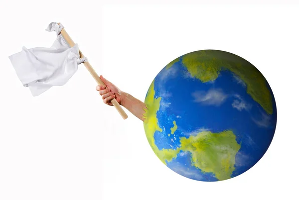 Ele Tutuşmuş Beyaz Bayrak Dünya Gezegeninden Teslim Olmak Için Yardım — Stok fotoğraf