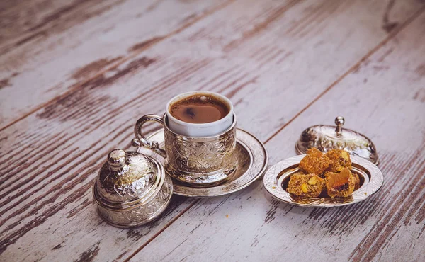 Freude und türkischer Kaffee Hintergrund abgeschwächt — Stockfoto