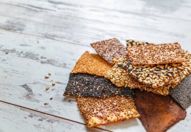 ince sağlıklı tohum kraker pişmiş çeşitleri 