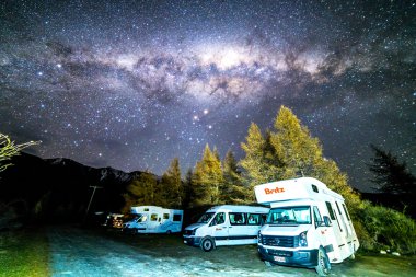 Samanyolu karavan ile