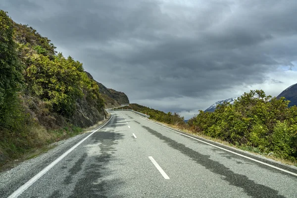 Strada asfaltata di campagna — Foto Stock