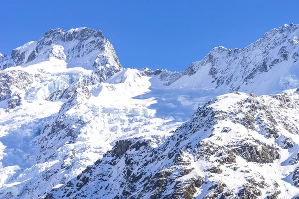 Sommet montagne avec neige — Photo