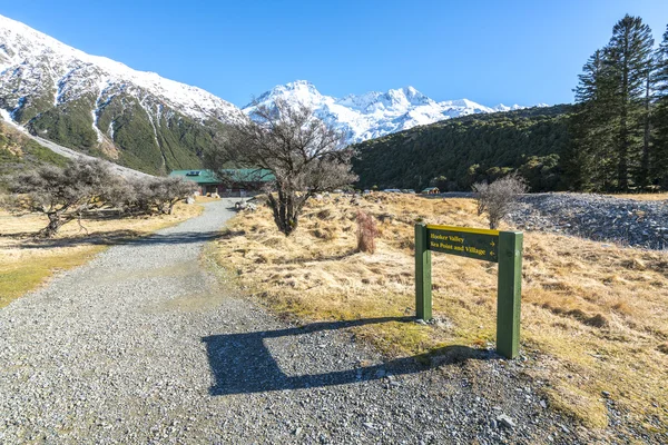 Spår till mount cook — Stockfoto