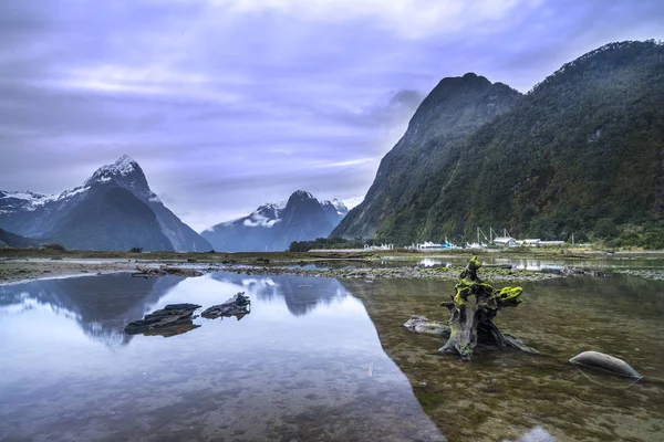 Salida Del Sol Reflexión Mitre Peak Milford Sound Parque Nacional —  Fotos de Stock