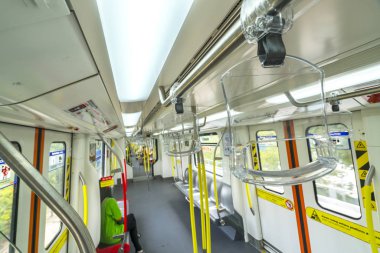 Kuala Lumpur, Malezya - 20 Ağustos 2016: Mass Rapid Transit, Kuala Lumpur, Malezya'daki demiryolu sisteminin ana bileşenini oluşturan hızlı bir geçiş sistemidir..