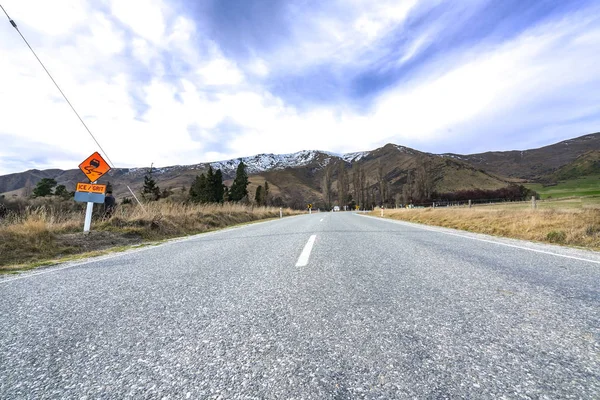 Carretera Rural Con Concepto Viaje — Foto de Stock