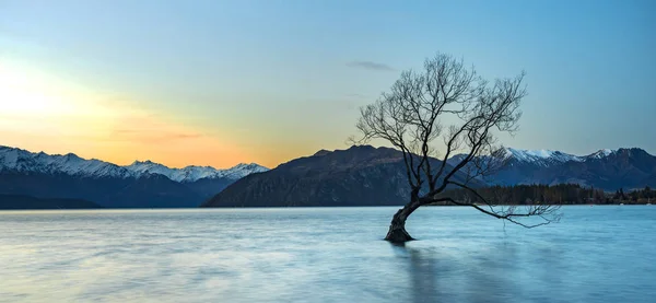 Sunset from Wanaka Lake, New Zealand