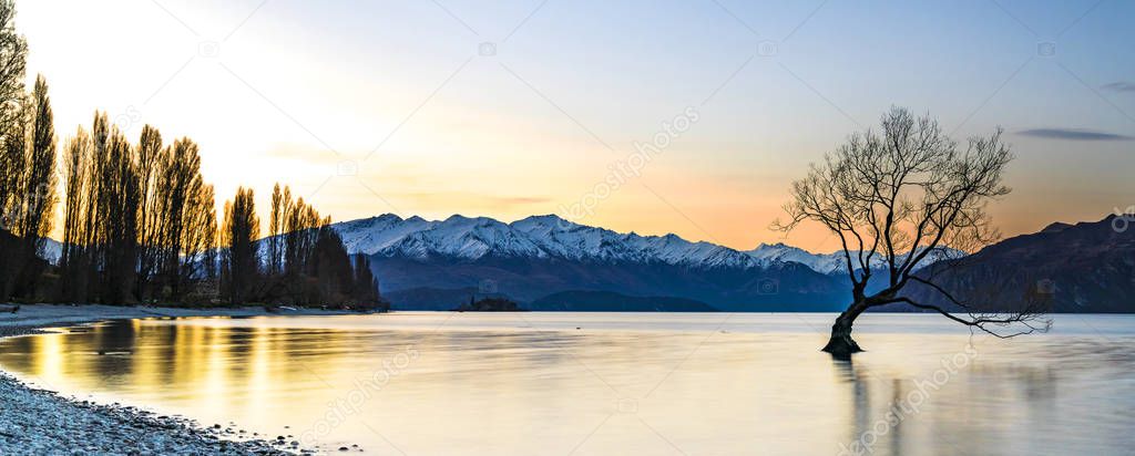 Sunset from Wanaka Lake, New Zealand