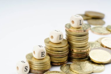 Sarı paralar Finans iş kavramı ile istifleme.