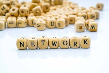 Ahşap küp içinde enterne güvenlik