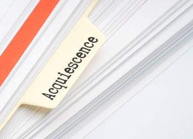 Kavramsal metin ile kağıt dosyalama.