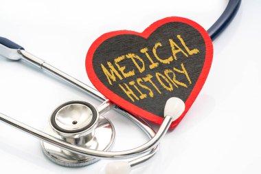 Kalp şeklindeki metin ile stesthoscope.