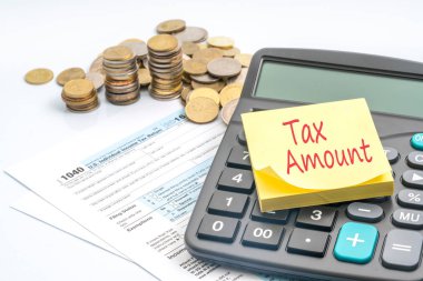 Kırmızı metin içeren yapışkan not. Vergi kavramı.