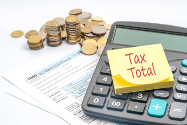 Kırmızı metin içeren yapışkan not. Vergi kavramı.