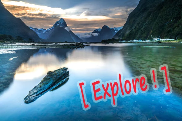 Matahari Terbit Dan Refleksi Mitre Peak Milford Sound Taman Nasional — Stok Foto