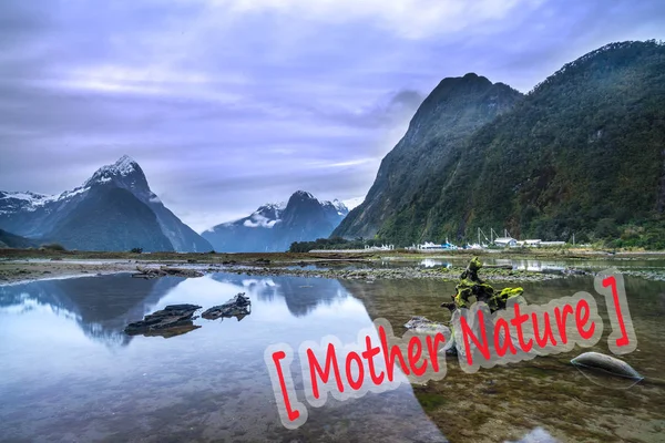 Salida Del Sol Reflexión Mitre Peak Milford Sound Parque Nacional —  Fotos de Stock