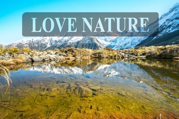 Acqua Limpida Con Riflesso Monte Cuoco Nuova Zelanda — Foto Stock