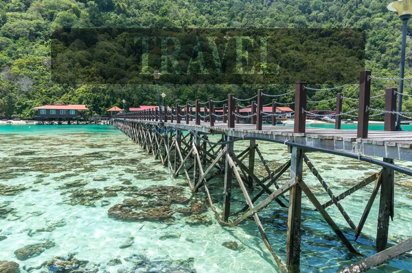 ボギー デュラン島の木製桟橋とサンゴ マレーシア — ストック写真