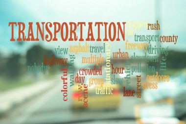 Metin şehir hayatı konsepti ile arabanın içinden görüntü görünümünü bulanıklaştırma.