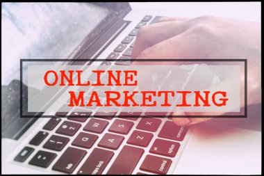 El ve vintage arka plan ile Online pazarlama metin. Teknoloji kavramı.