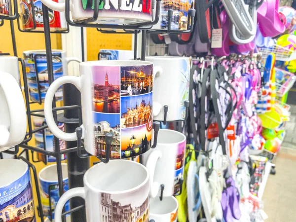 Venice Italy May 2017 Glass Mug Shop Display Window — Stock Photo, Image