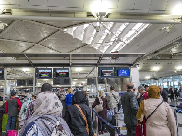 Istanbul Türkiye Mayıs 2017 Sabiha Gökçen Uluslararası Havaalanı Nda Check — Stok fotoğraf