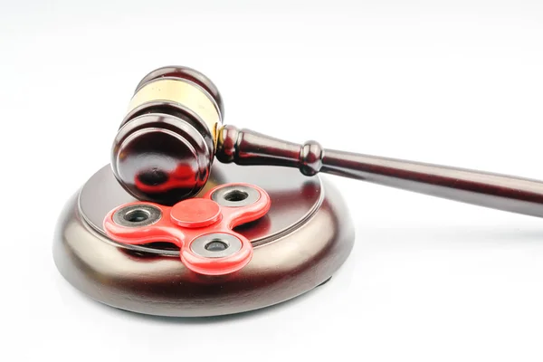 Wood Gavel Red Fidget Spinner Legal Law Concept — Stock Photo, Image