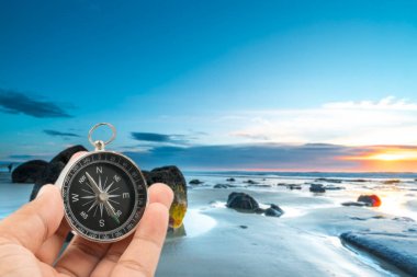 Arka plan bulanıklık doğal pusula. Seyahat kavramı. 