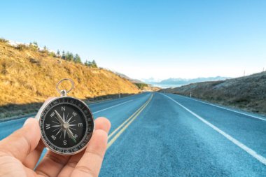 Arka plan bulanıklık doğal pusula. Seyahat kavramı. 