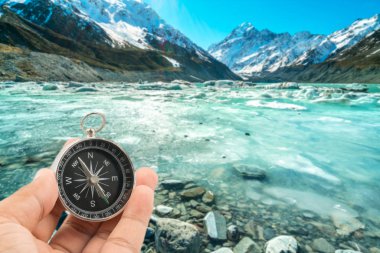 Arka plan bulanıklık doğal pusula. Seyahat kavramı. 