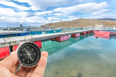 Pusula ve göl arka plan