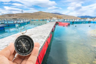 Pusula ve göl arka plan