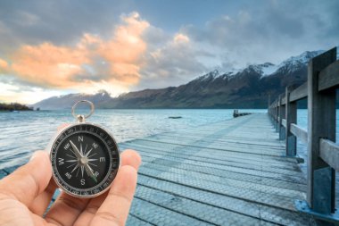 Arka plan bulanıklık doğal pusula. Seyahat kavramı. 