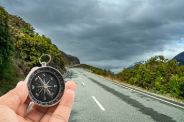 Arka plan bulanıklık doğal pusula. Seyahat kavramı. 