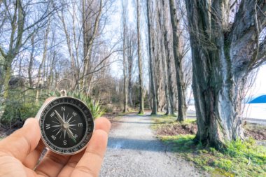 Arka plan bulanıklık doğal pusula. Seyahat kavramı. 