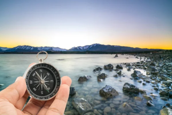 Arka plan bulanıklık doğal pusula. Seyahat kavramı. 