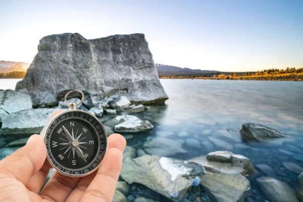 Arka plan bulanıklık doğal pusula. Seyahat kavramı. 