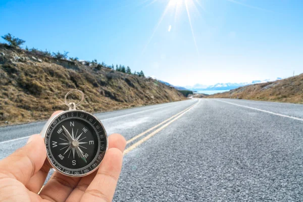 Arka plan bulanıklık doğal pusula. Seyahat kavramı. 