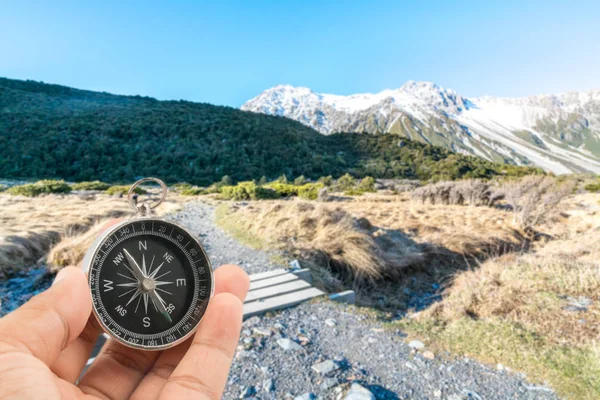 Arka plan bulanıklık doğal pusula. Seyahat kavramı. 