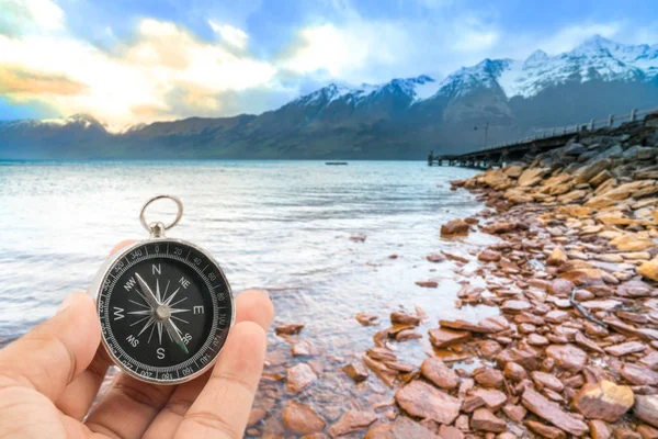 Arka plan bulanıklık doğal pusula. Seyahat kavramı. 