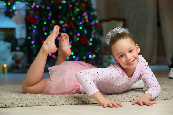 Ziemlich Charmant Schöne Künstlerische Blonde Baby Mädchen Weihnachtskostümen Schöne Blonde — Stockfoto