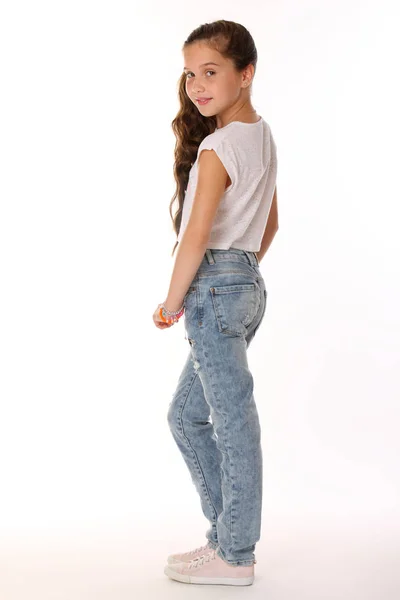 Bonita Morena Jovem Adolescente Menina Jeans Azuis Adorável Esbelto Preteen — Fotografia de Stock