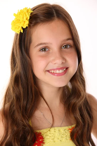 Szczegół Portret Piękne Uroczy Szczęśliwy Młody Nastolatkę Żółty Top Kwiat — Zdjęcie stockowe