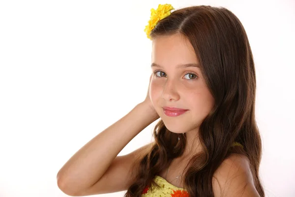 Close Retrato Uma Bela Encantadora Menina Adolescente Feliz Top Amarelo — Fotografia de Stock