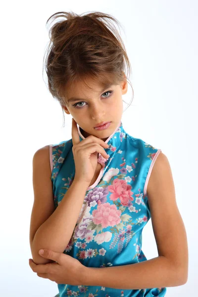 Retrato Con Mano Una Hermosa Chica Vestido Azul Asiático Niño — Foto de Stock